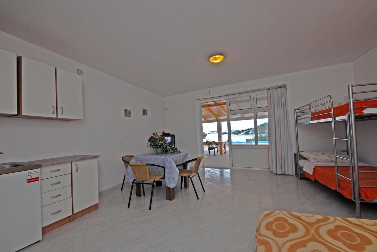 Apartments And Rooms With A Swimming Pool Kali, Ugljan - 14083 Exterior photo