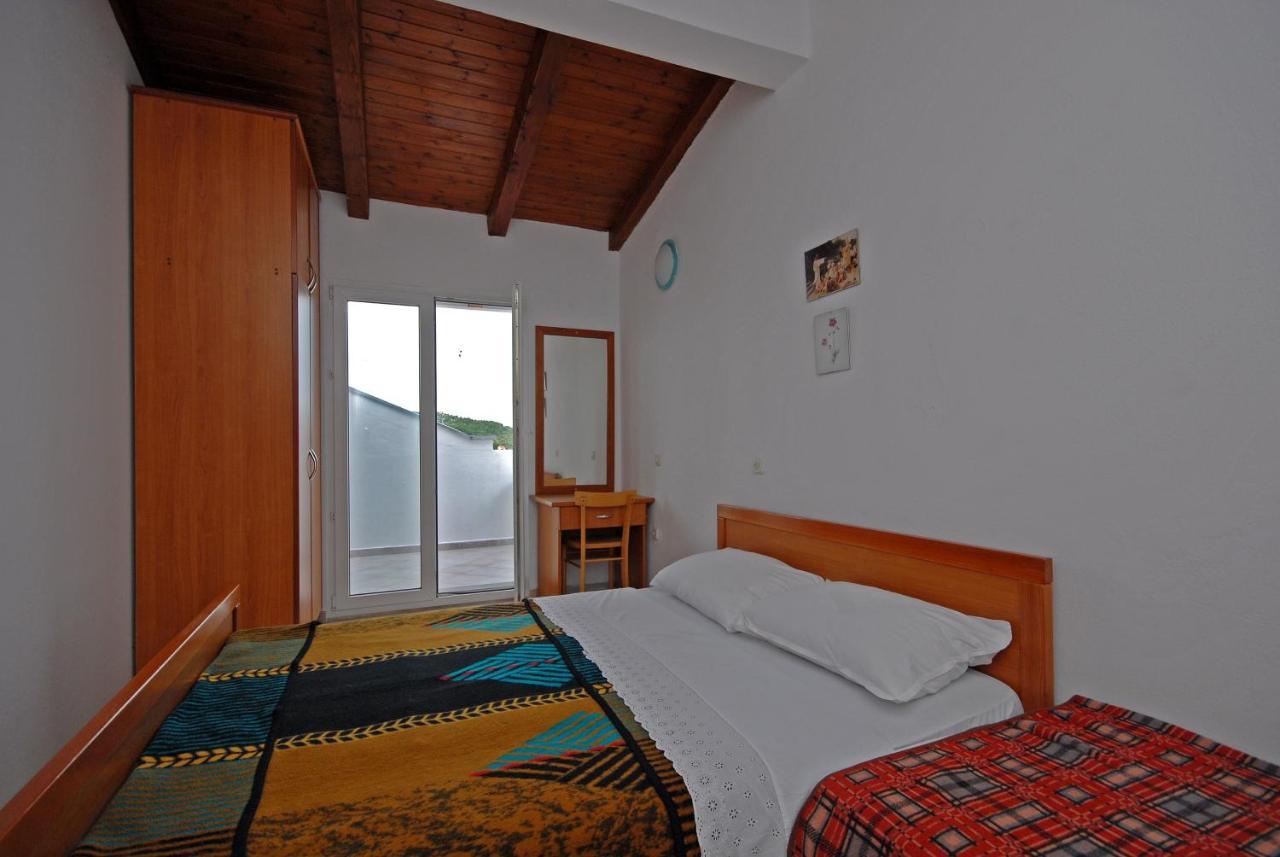 Apartments And Rooms With A Swimming Pool Kali, Ugljan - 14083 Exterior photo